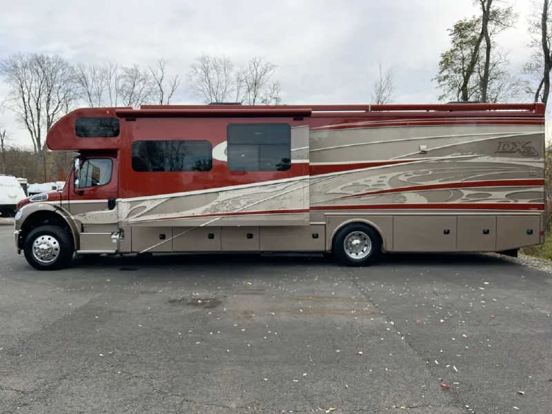 2018 Dynamax DX3 37TS