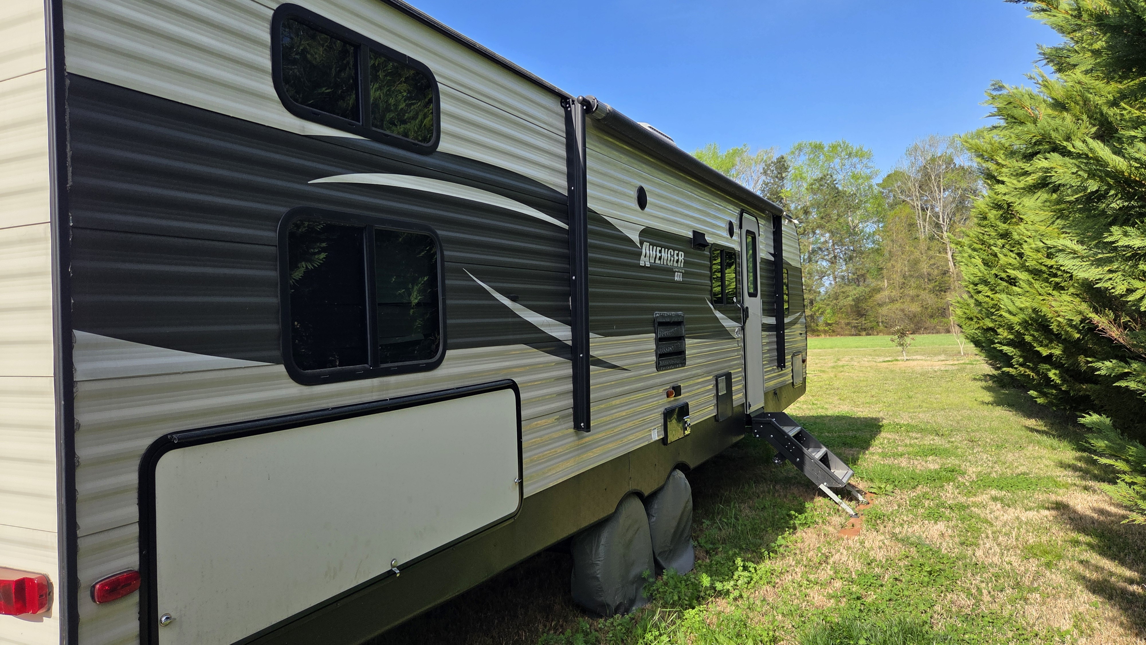 2018 Prime Time AVENGER ATI 27DBS RV