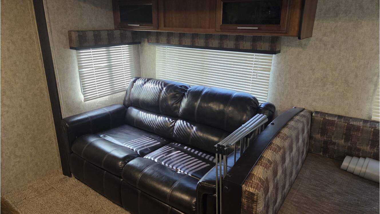 A photo of this 2018 Prime Time AVENGER ATI 27DBS