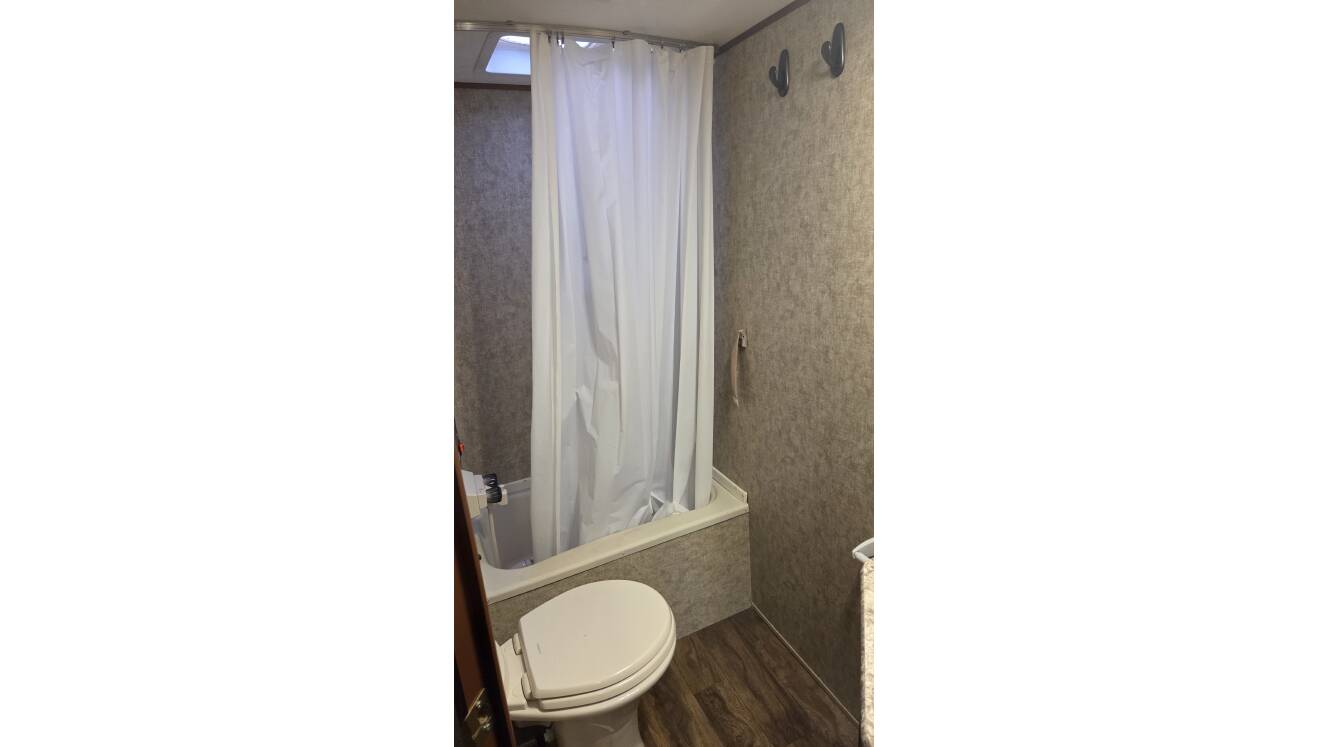 A photo of this 2018 Prime Time AVENGER ATI 27DBS