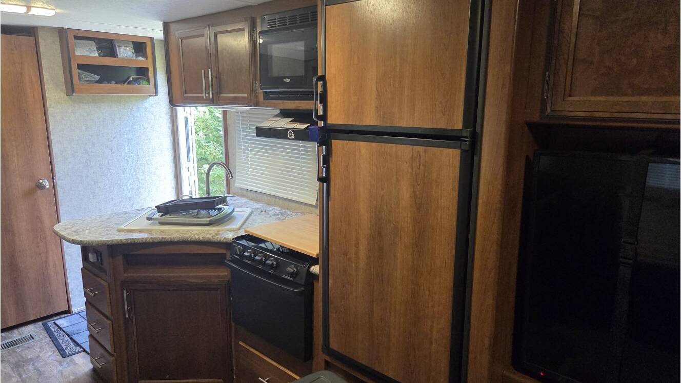 A photo of this 2018 Prime Time AVENGER ATI 27DBS
