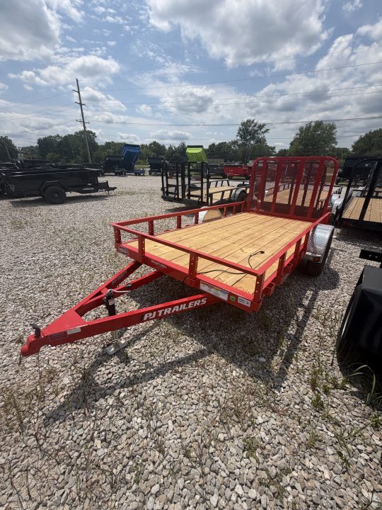 2027 PJ Trailers U7121 in Whiteland, IN
