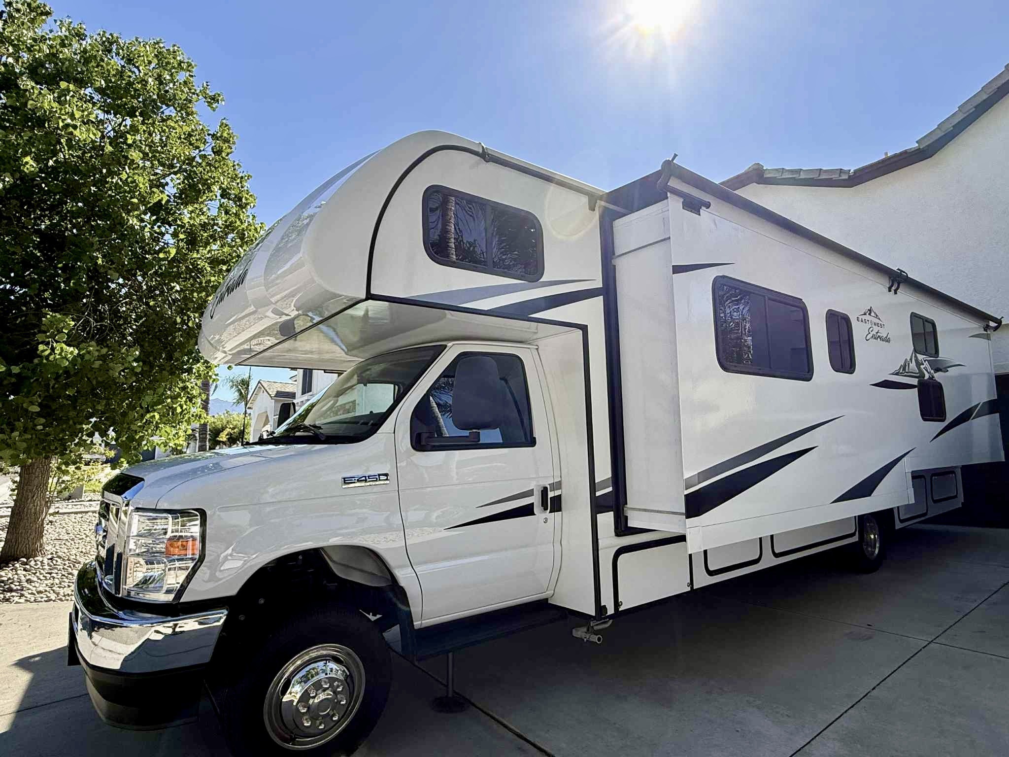 2024 East To West ENTRADA 3100FB in corona CA