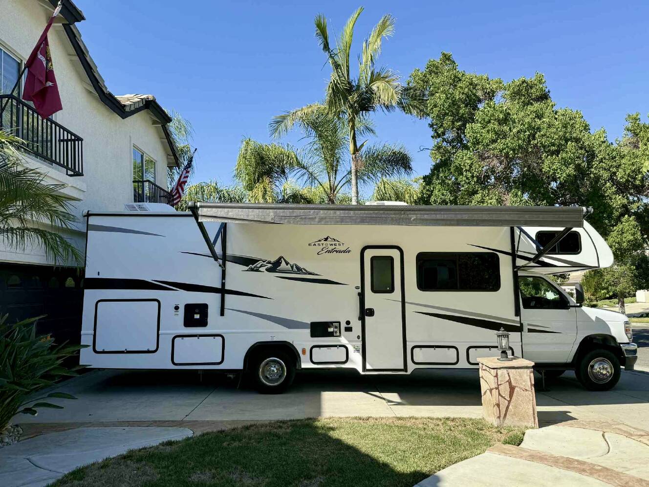 A photo of this 2024 East To West ENTRADA 3100FB