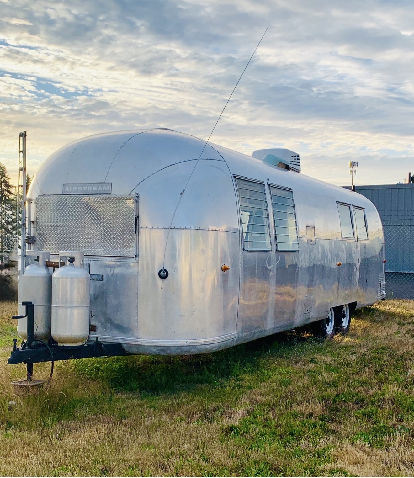 1964 Airstream SOVEREIGN 31 TWIN RV