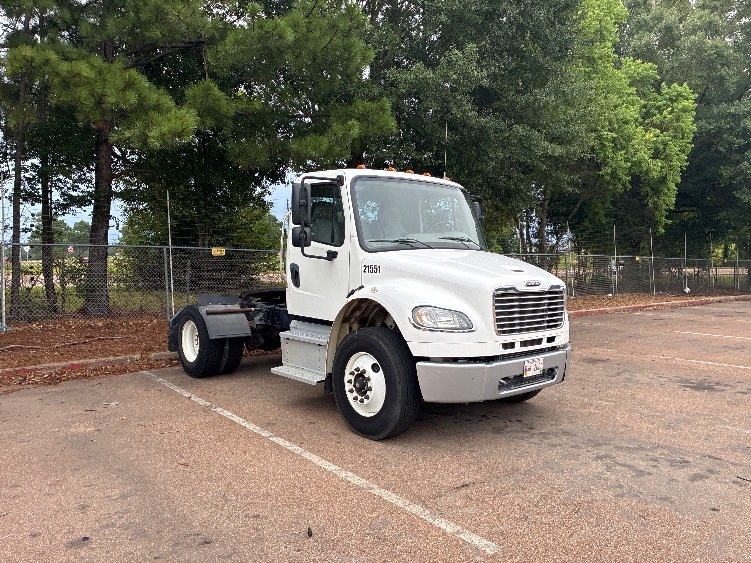 2021 FREIGHTLINER BUSINESS CLASS M2 106 in Jackson, MS