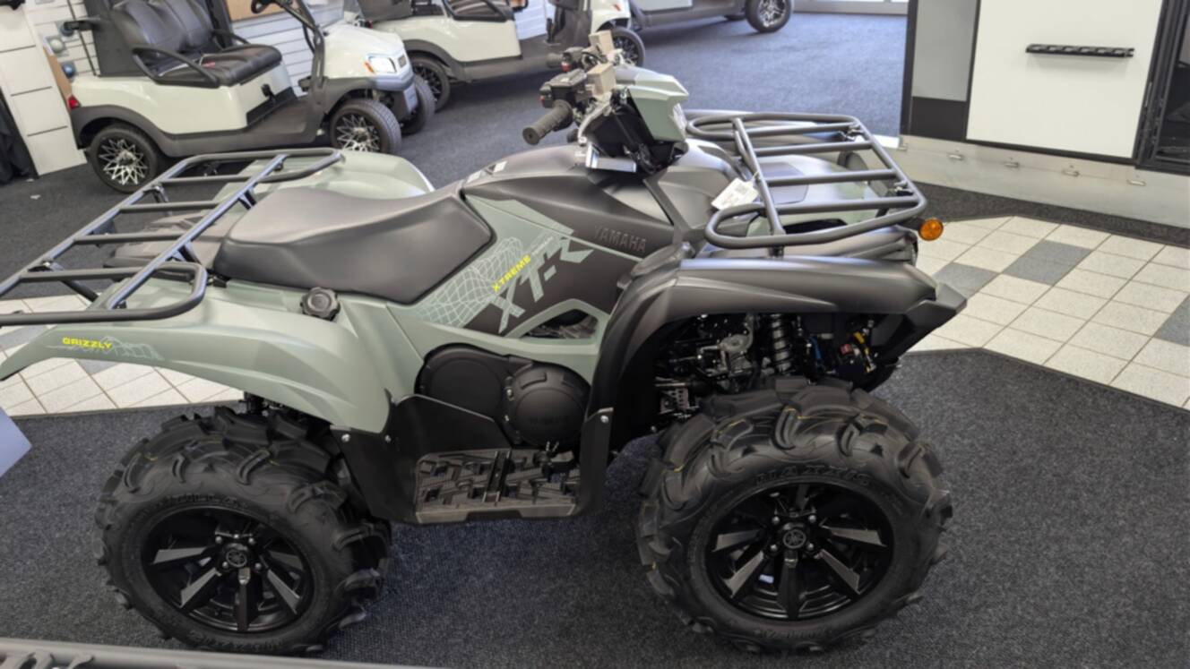 A photo of this 2026 Yamaha Grizzly EPS XT-R