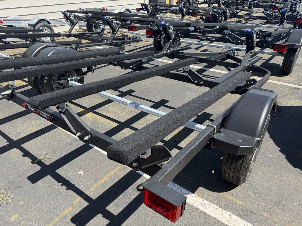 2026 Karavan Trailers Heavy Duty Double Watercraft Steel with Step Fende in sublimity OR