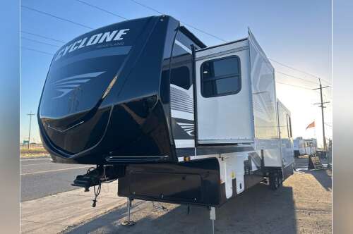 2026 Heartland Cyclone 3914 in madera CA