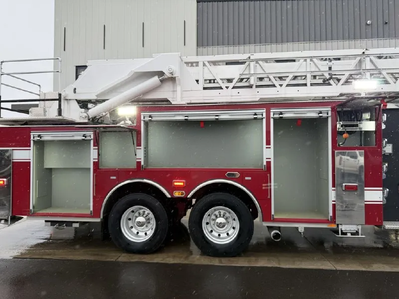 2017 KME PREDATOR 109 AERIAL CAT