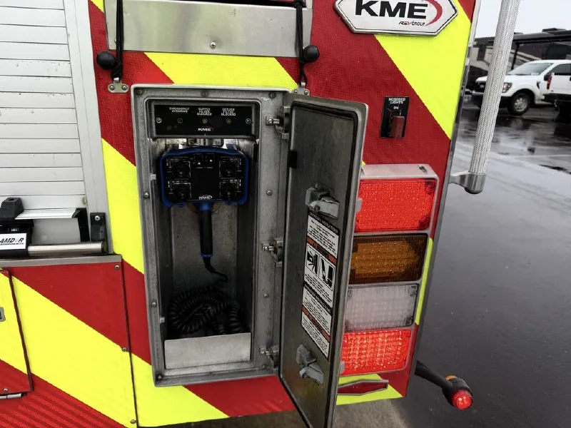 2017 KME PREDATOR 109 AERIAL CAT