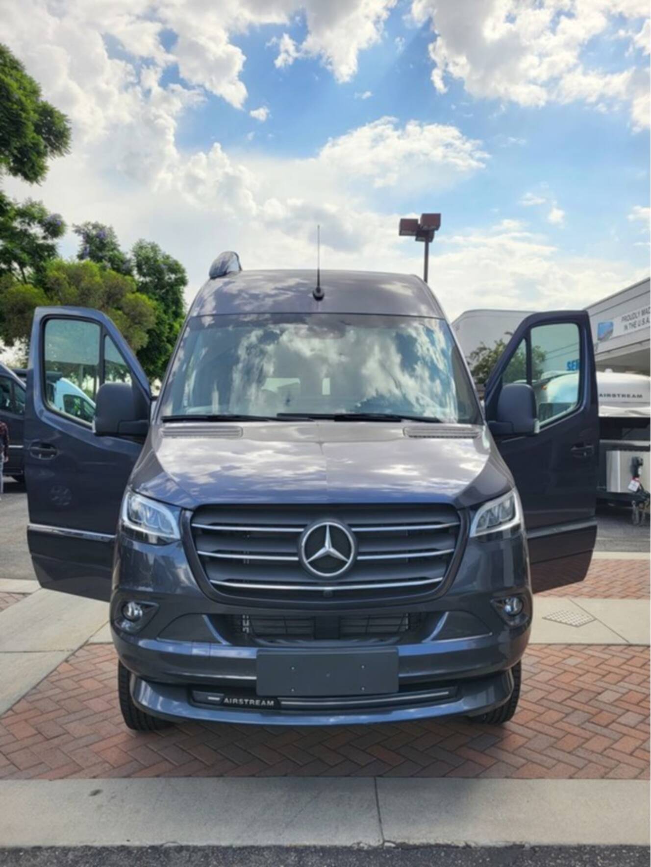 A photo of this 2025 Airstream Interstate 19