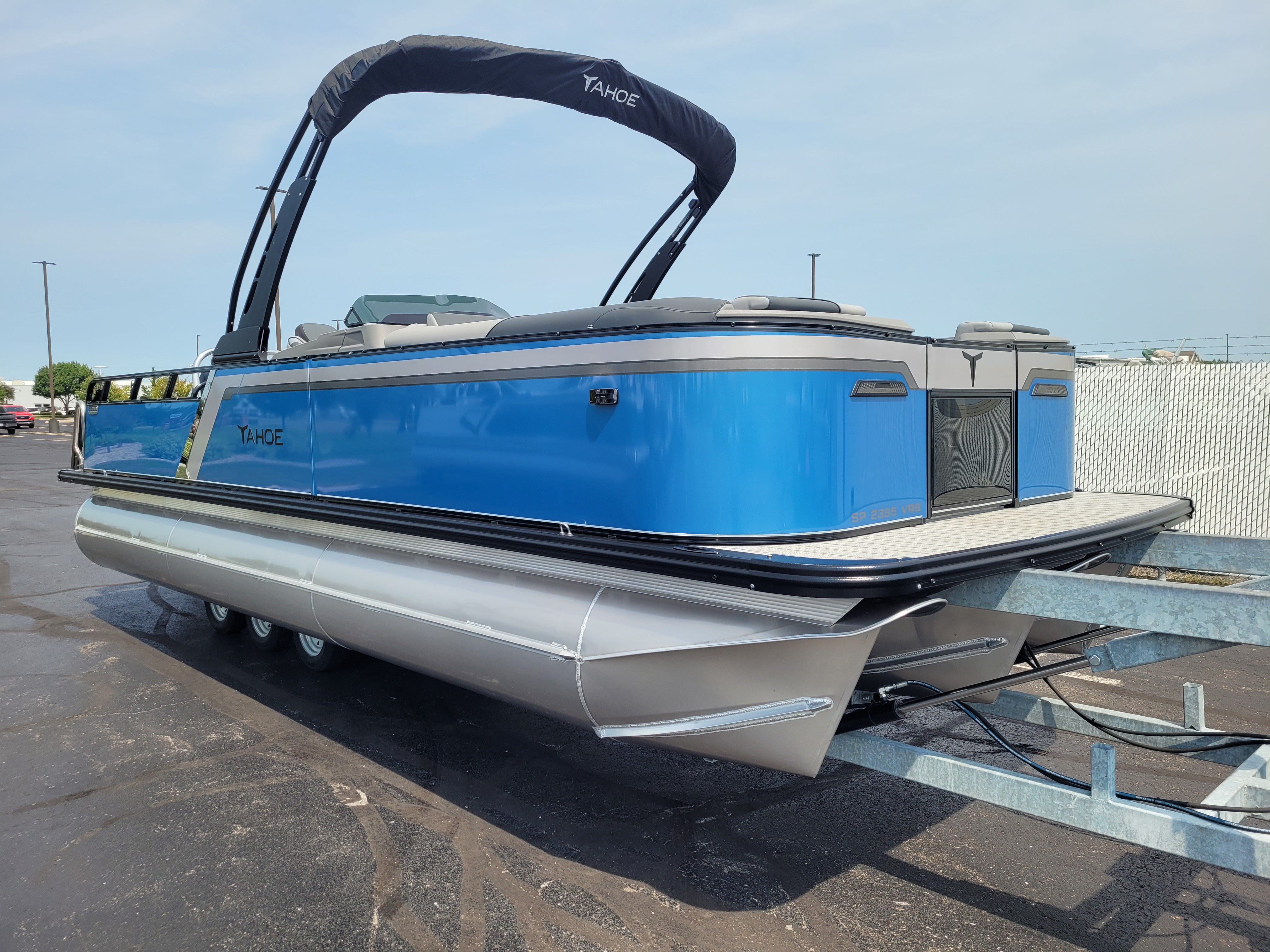 2027 Tahoe Pontoons 2385 Sport 85 Versatile Rear Bench SP25 in clayton NY