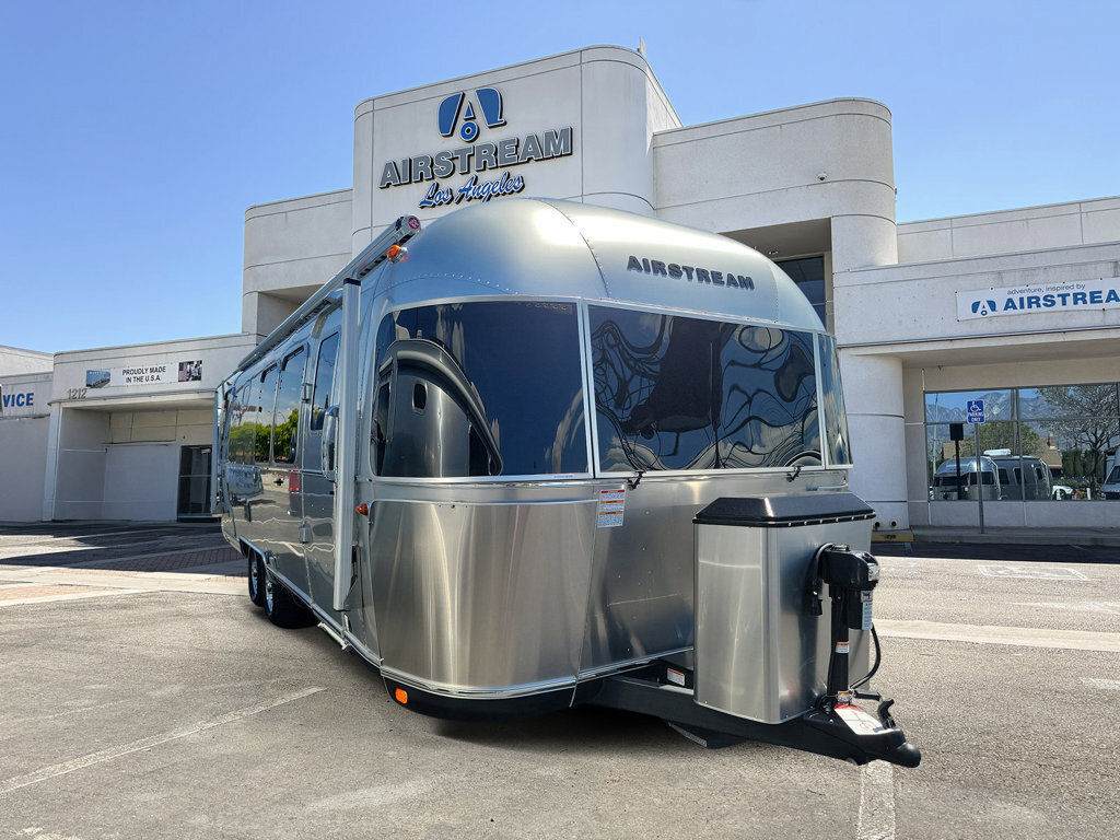 2026 Airstream Classic 28RB Twin in san gabriel CA