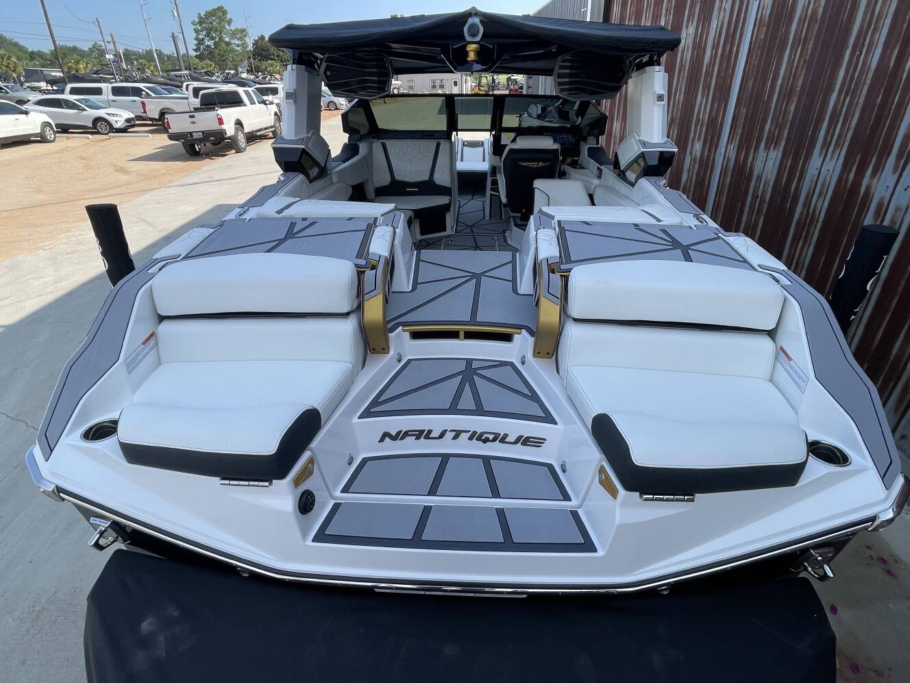A photo of this 2026 Nautique Paragon