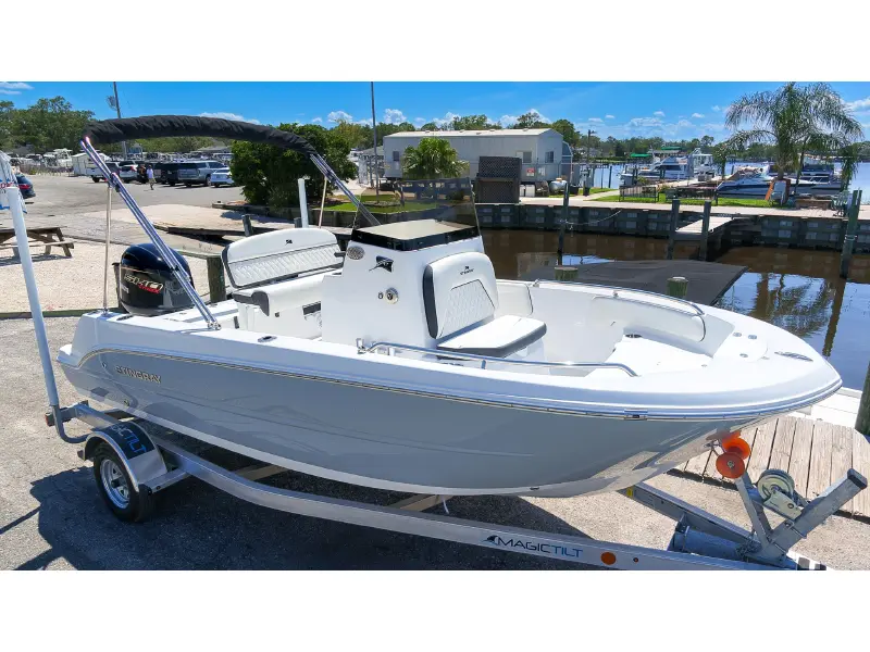 2027 Stingray 17 CC