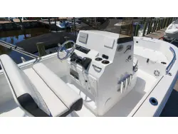 2027 Stingray 17 CC