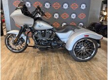 Heavyweight Baggers Are Making Waves In The Motorcycle World image
