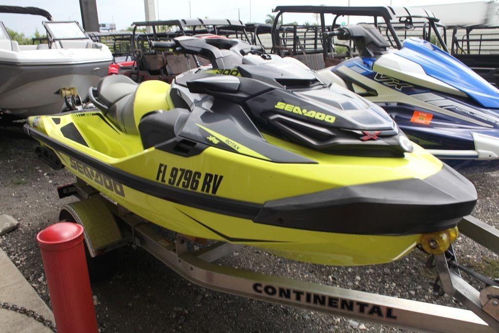 2019 Sea-Doo RXT®-X® 300 IBR & Sound System Neon Yellow and Lava G in hialeah FL