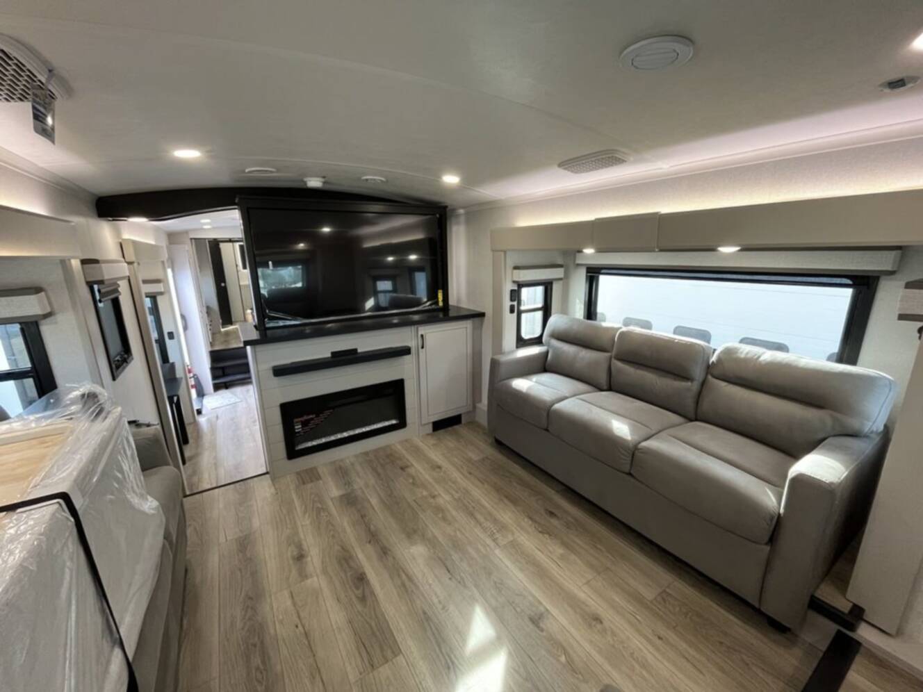 A photo of this 2026 Jayco Fifth Wheels North Point 382FLRB
