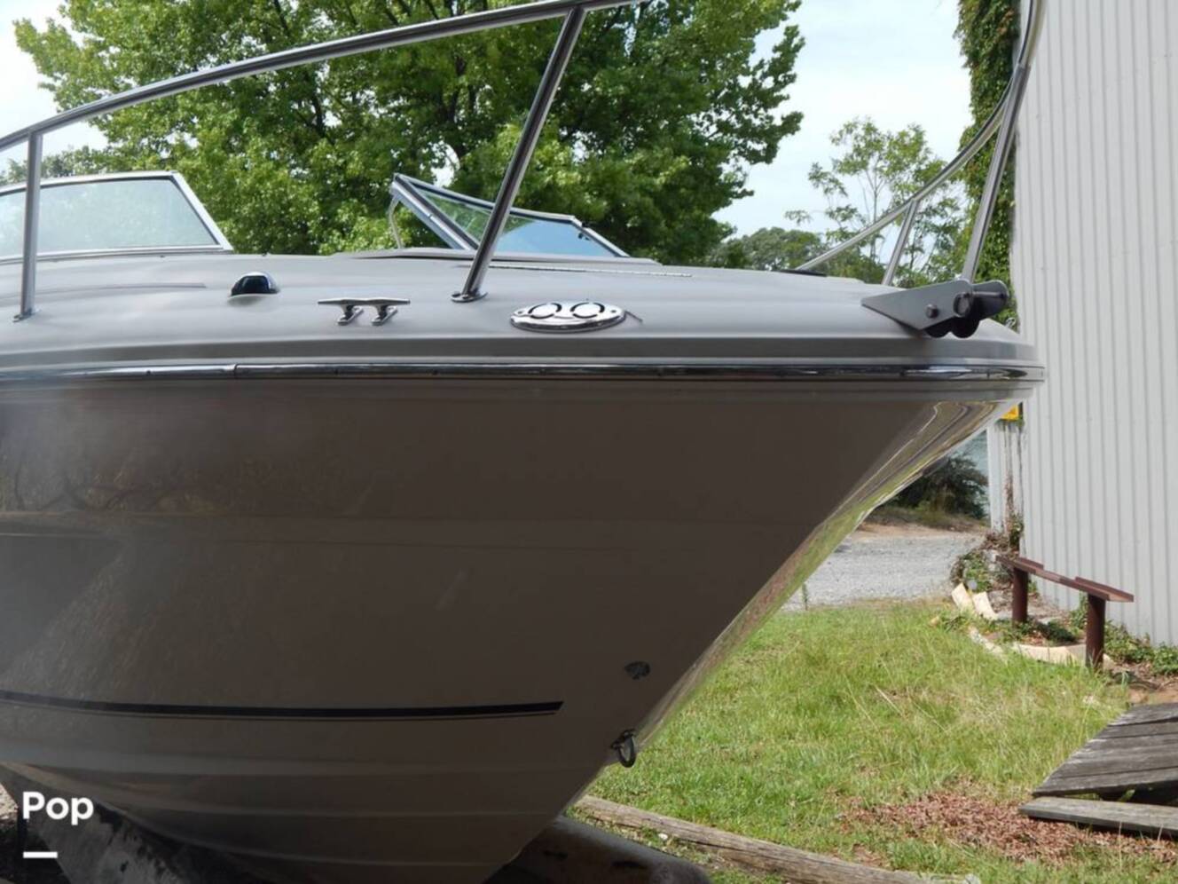 A photo of this 2004 Sea Ray 240 Sundeck