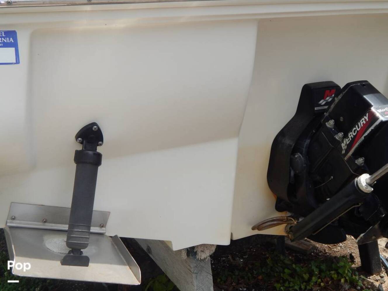 A photo of this 2004 Sea Ray 240 Sundeck