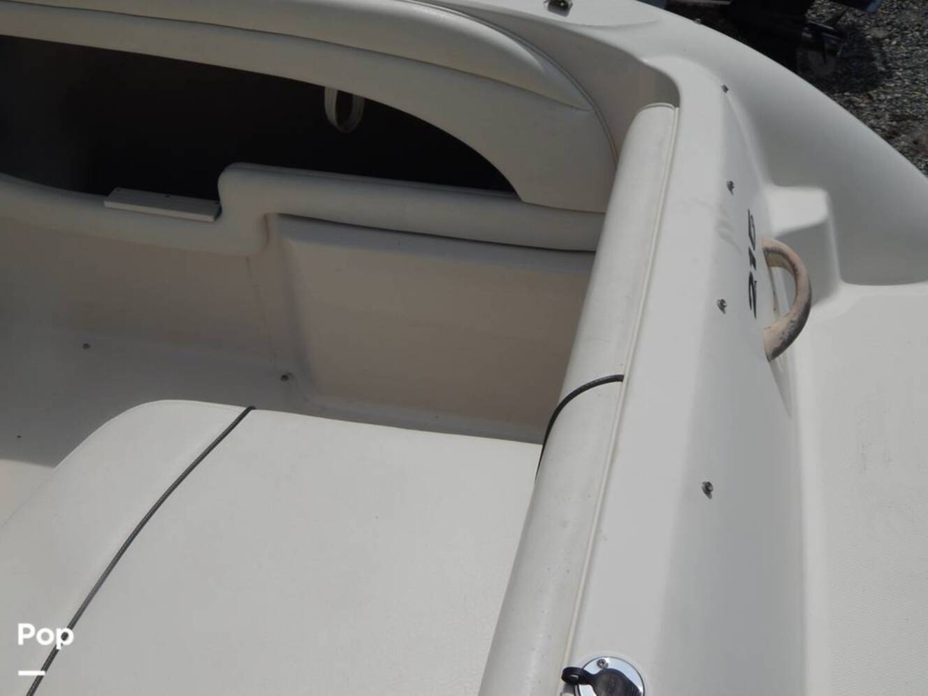 A photo of this 2004 Sea Ray 240 Sundeck