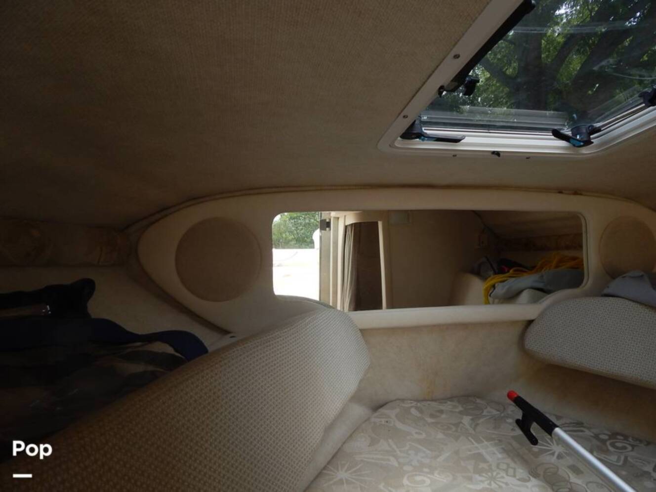 A photo of this 2004 Sea Ray 240 Sundeck