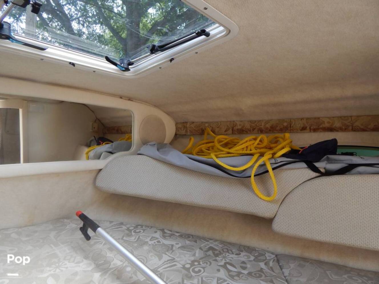 A photo of this 2004 Sea Ray 240 Sundeck