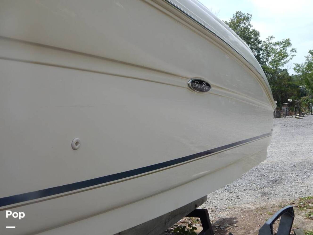 A photo of this 2004 Sea Ray 240 Sundeck