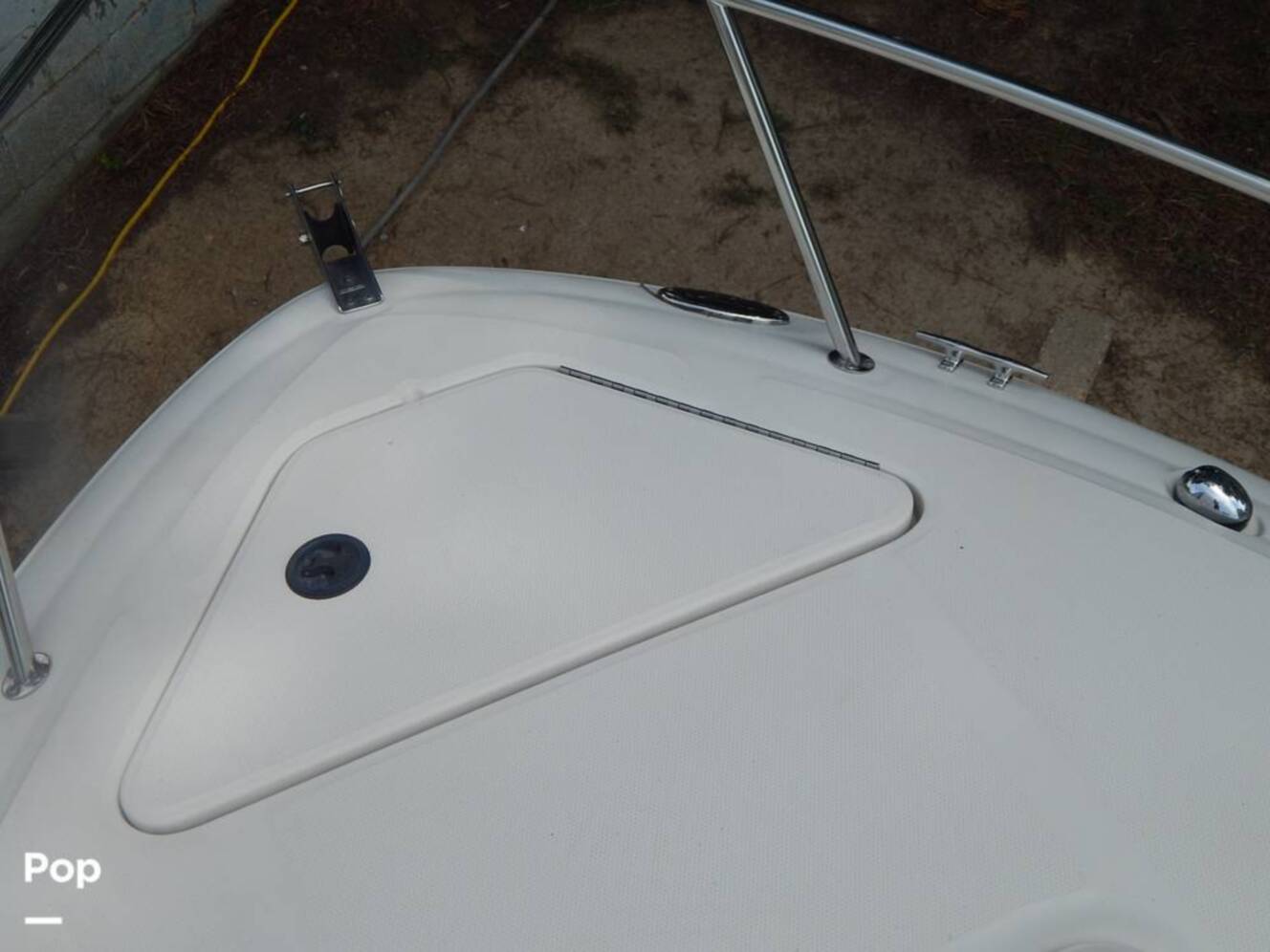 A photo of this 2004 Sea Ray 240 Sundeck
