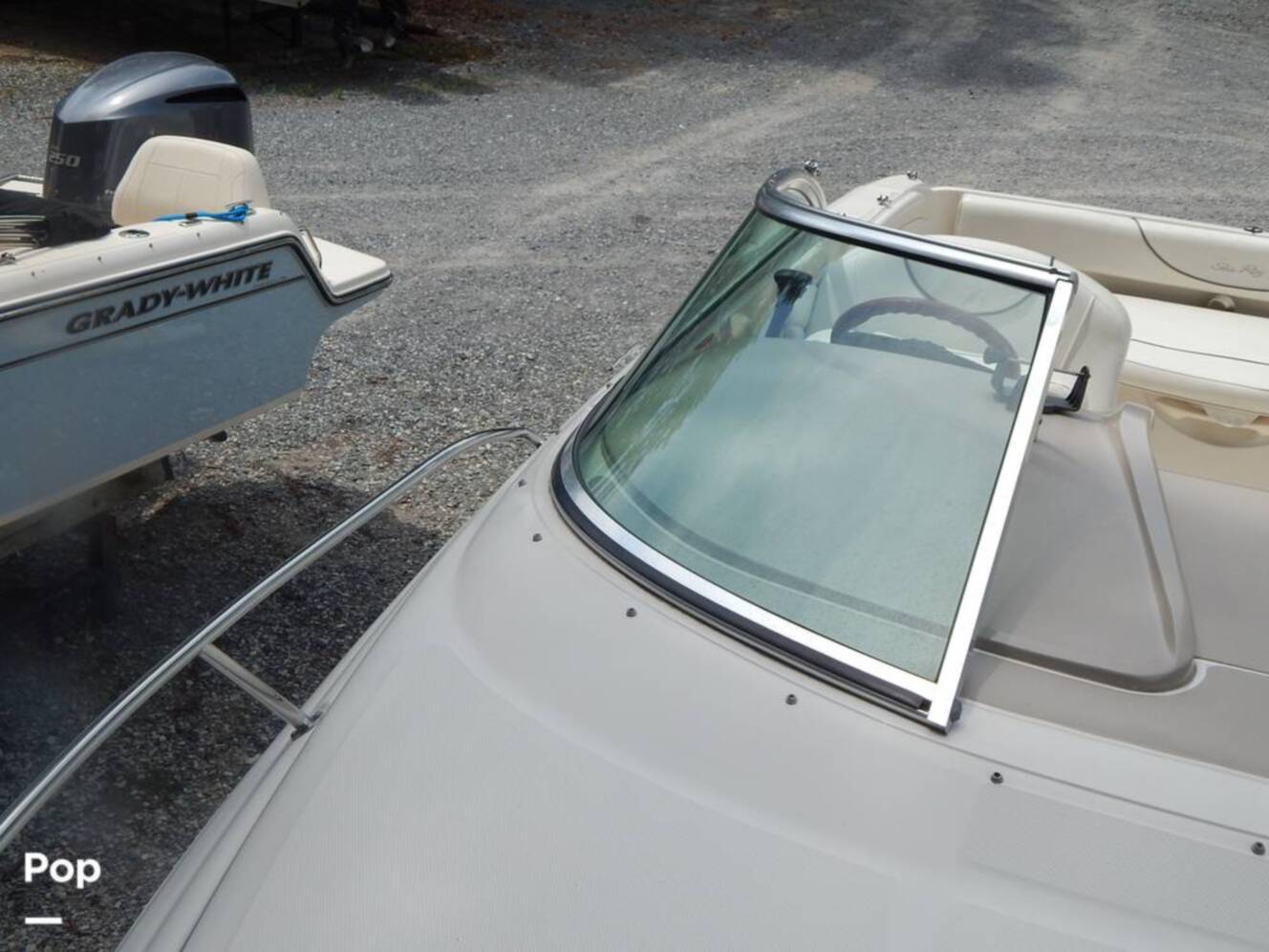 A photo of this 2004 Sea Ray 240 Sundeck