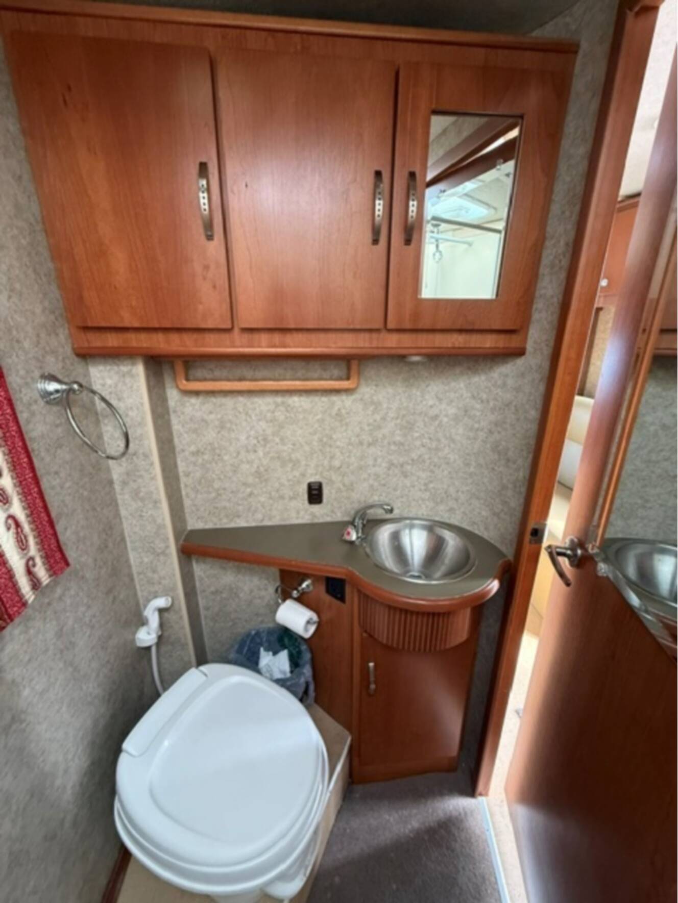 A photo of this 2009 Itasca Navion iQ 24DL