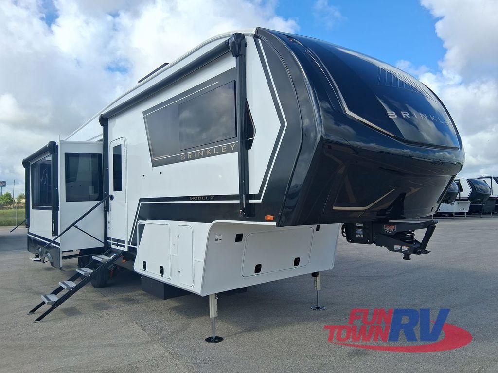 2027 Brinkley Model Z 3210 in las vegas NV