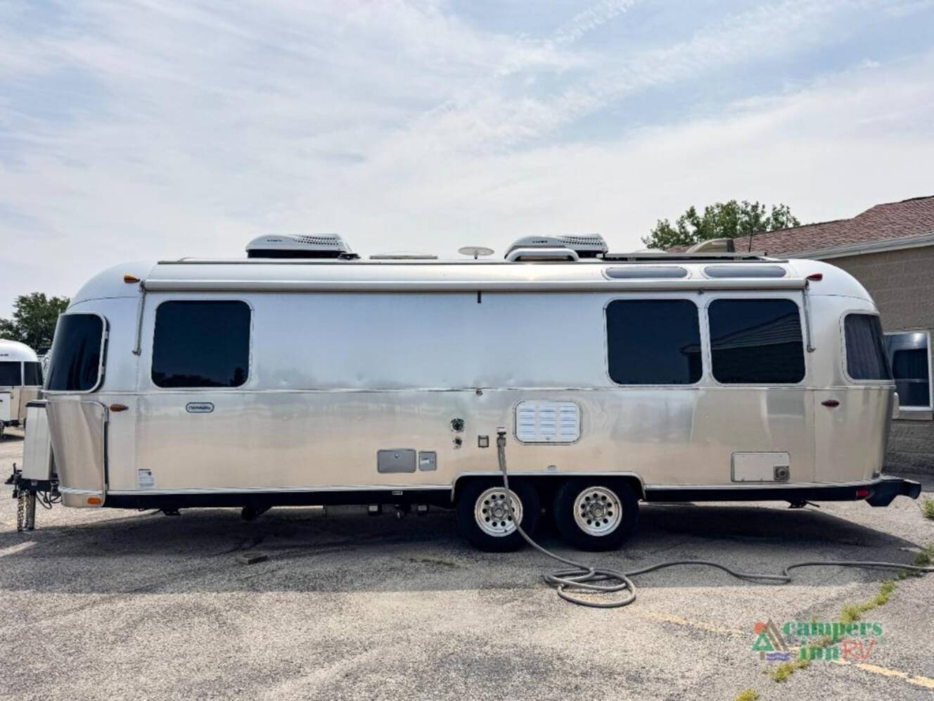 A photo of this 2019 Airstream Globetrotter globetrotter 27fbq
