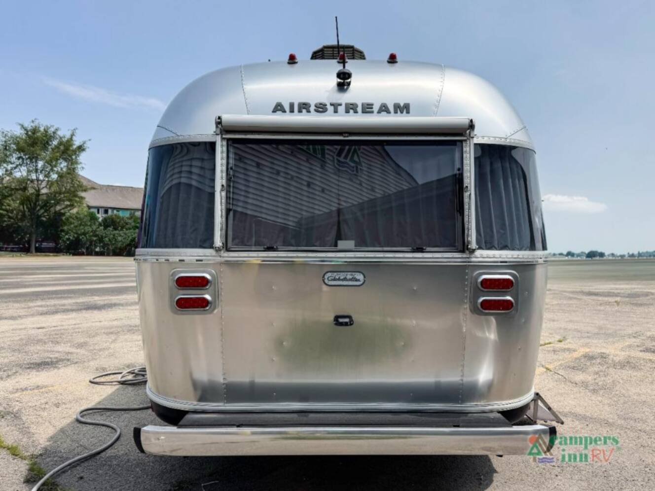 A photo of this 2019 Airstream Globetrotter globetrotter 27fbq