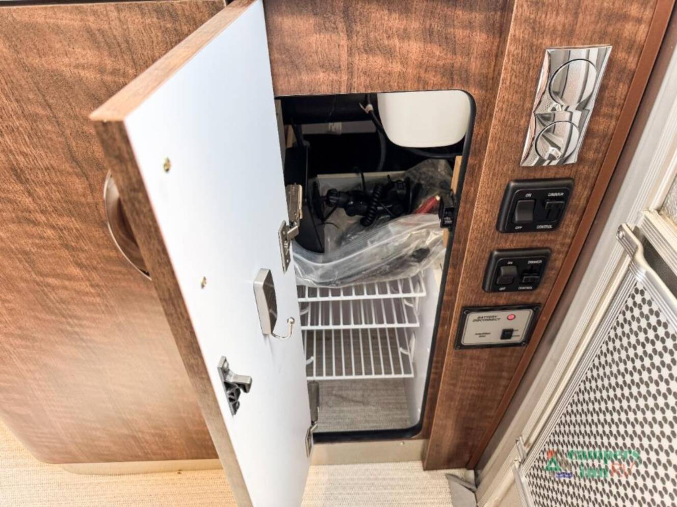 A photo of this 2019 Airstream Globetrotter globetrotter 27fbq