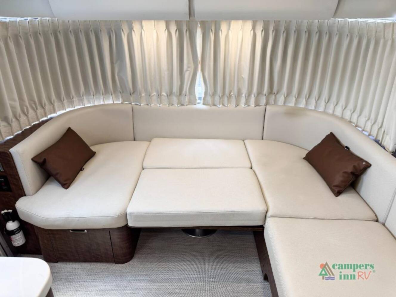 A photo of this 2019 Airstream Globetrotter globetrotter 27fbq