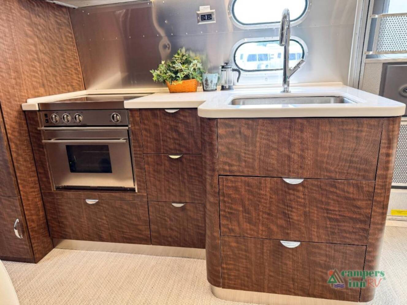 A photo of this 2019 Airstream Globetrotter globetrotter 27fbq