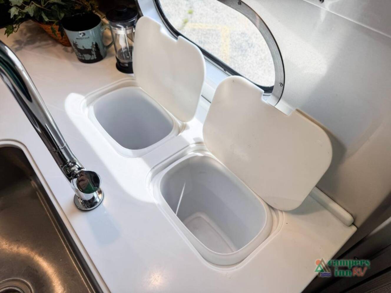 A photo of this 2019 Airstream Globetrotter globetrotter 27fbq