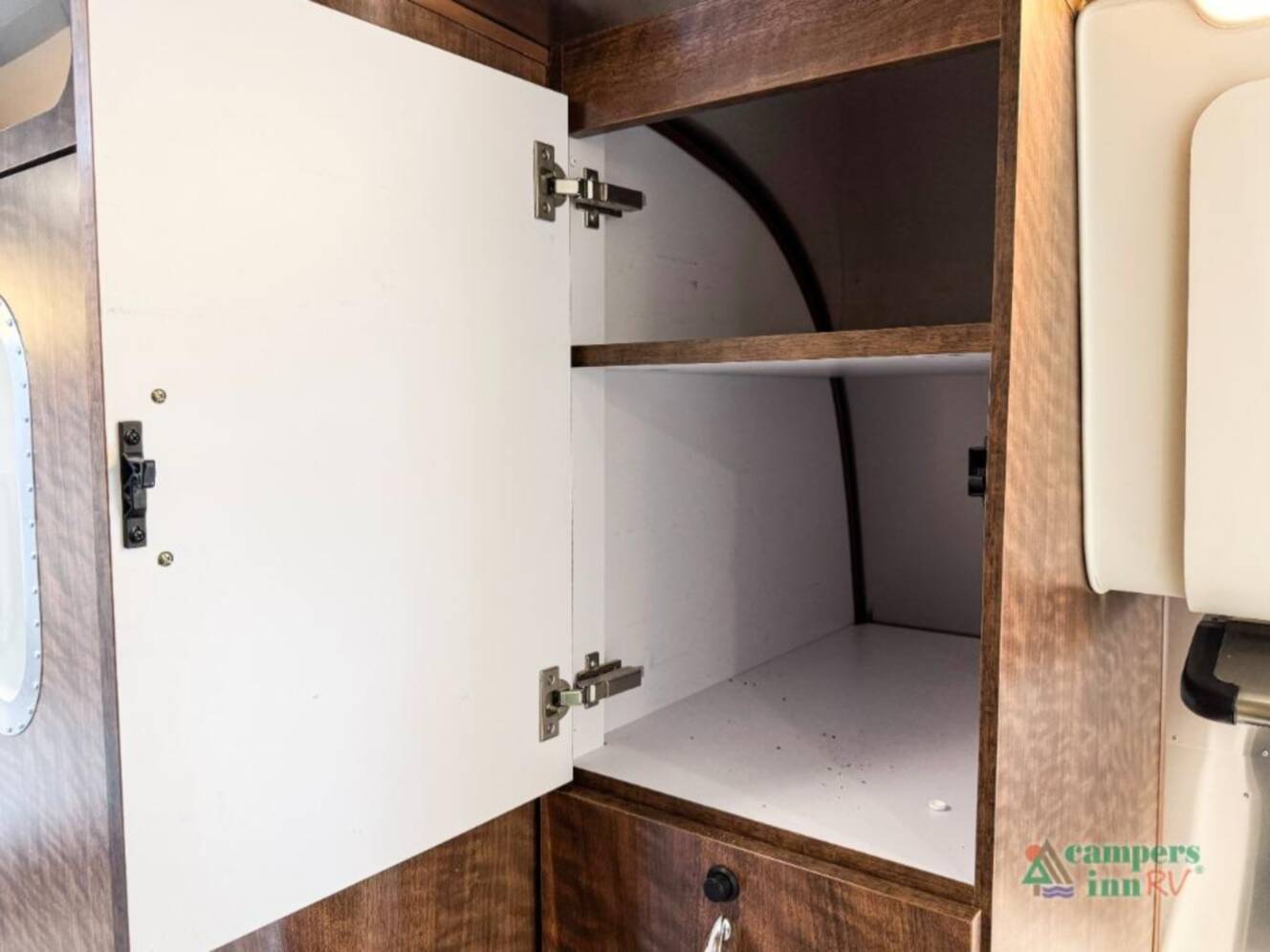 A photo of this 2019 Airstream Globetrotter globetrotter 27fbq