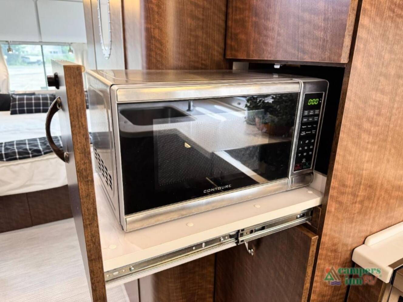 A photo of this 2019 Airstream Globetrotter globetrotter 27fbq