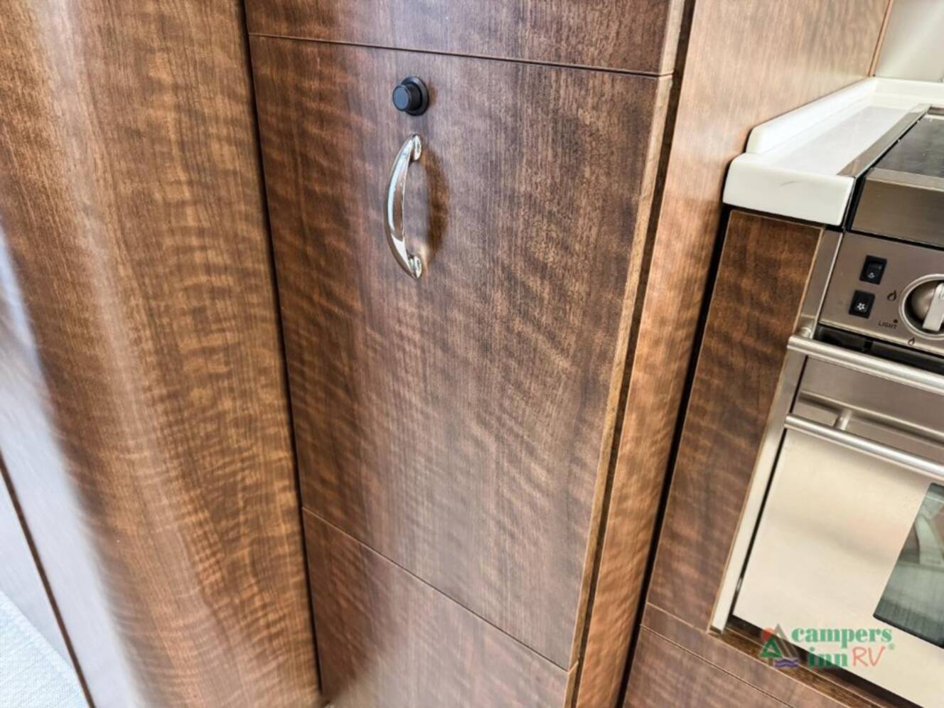 A photo of this 2019 Airstream Globetrotter globetrotter 27fbq