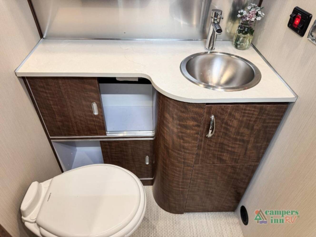 A photo of this 2019 Airstream Globetrotter globetrotter 27fbq