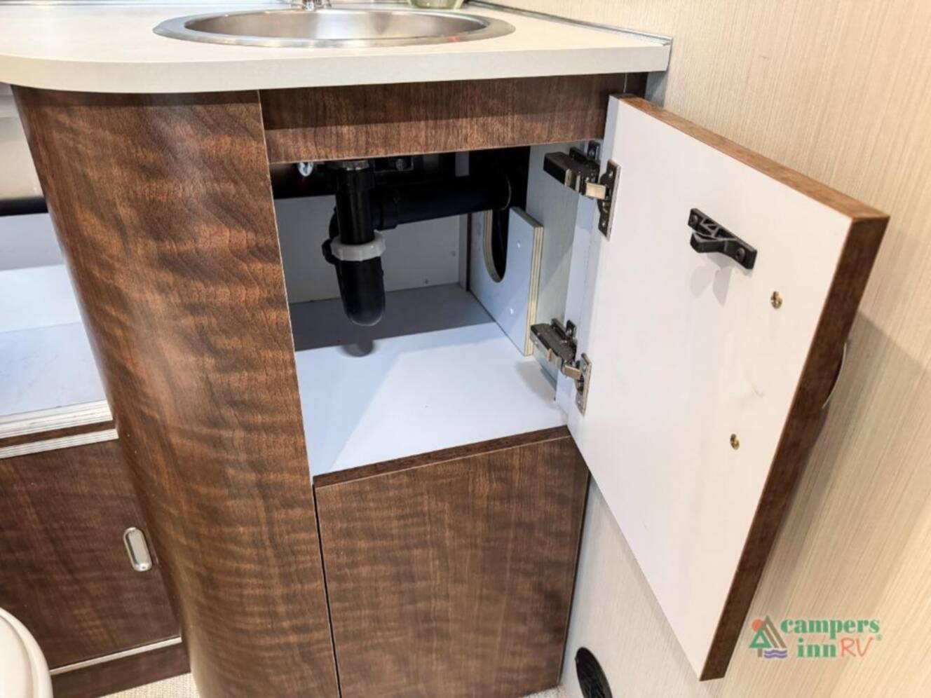 A photo of this 2019 Airstream Globetrotter globetrotter 27fbq