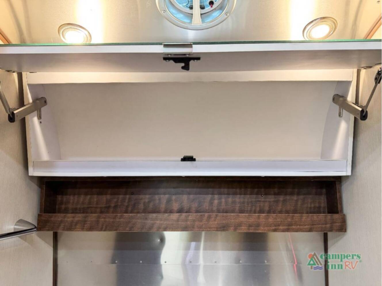 A photo of this 2019 Airstream Globetrotter globetrotter 27fbq