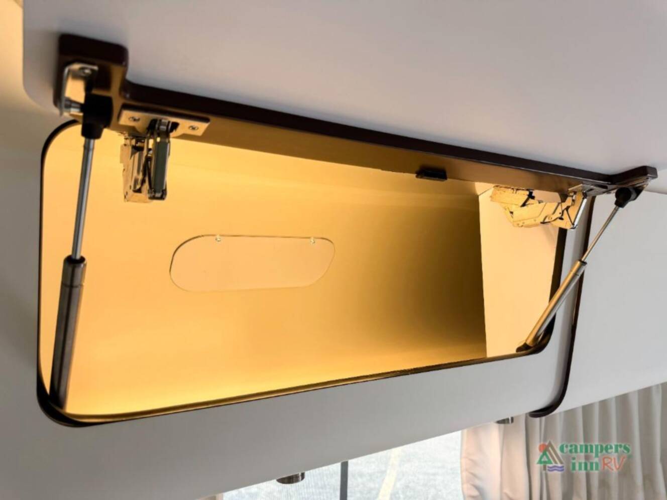 A photo of this 2019 Airstream Globetrotter globetrotter 27fbq