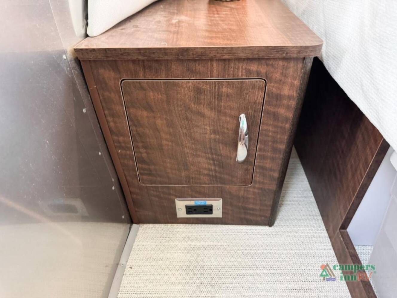 A photo of this 2019 Airstream Globetrotter globetrotter 27fbq