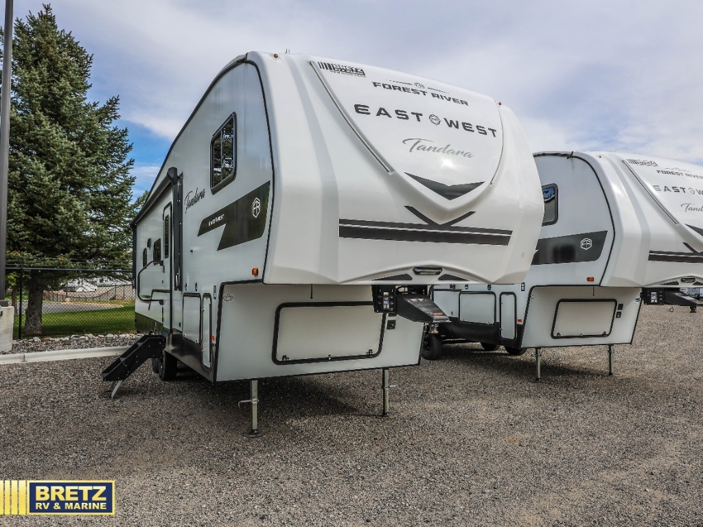 2027 East To West Tandara 275BH in billings MT