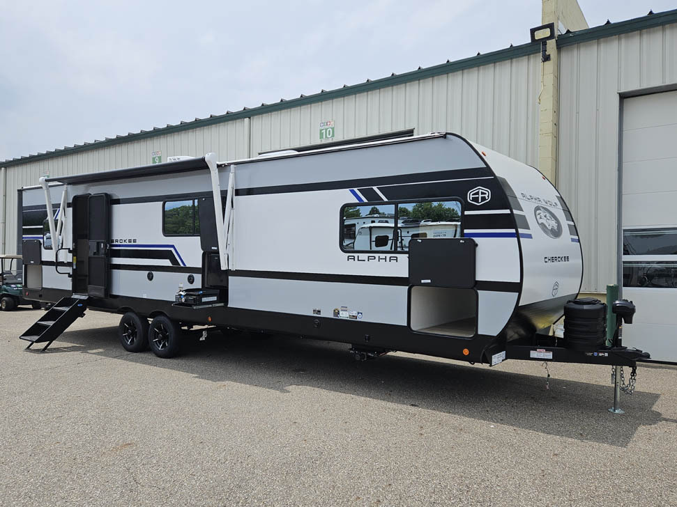 2027 Forest River Cherokee Alpha Wolf 31DBX in streetsboro OH
